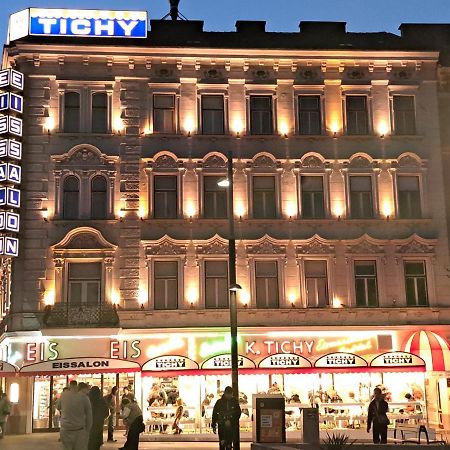 Astoria Central Appartement 10 Minutes To Downtown Vienna Luaran gambar